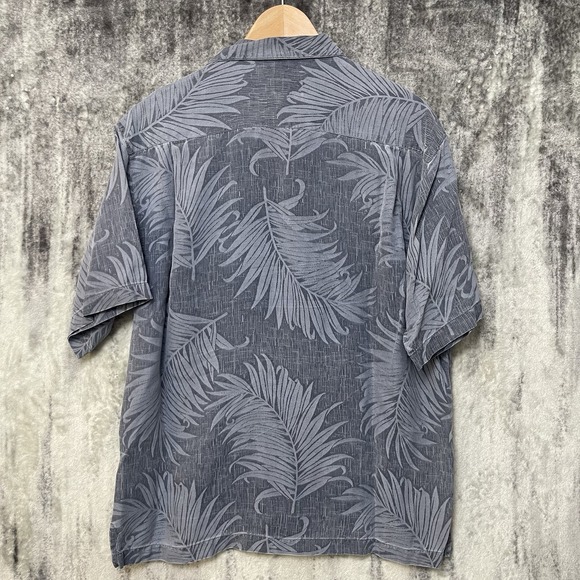 TOMMY BAHAMA 100 Silk Relaxed Medium Short Sleeve - Picture 4 of 6